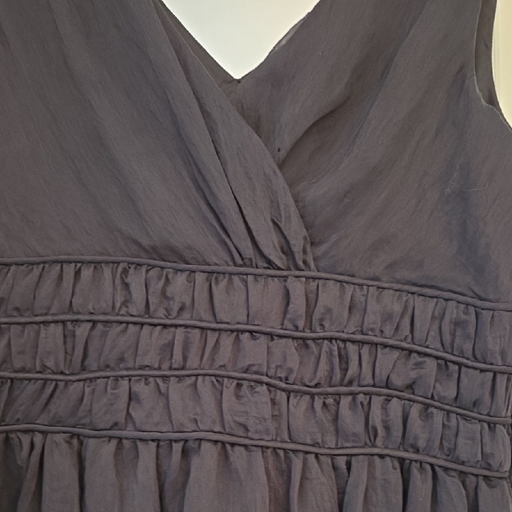 Basque Elegant Black V-Neck Mini Dress - Picture 2 of 8